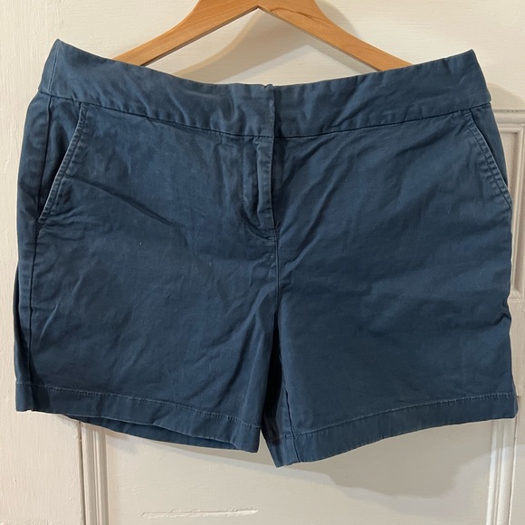 Vineyard vines shorts size 10 navy - Picture 3 of 3